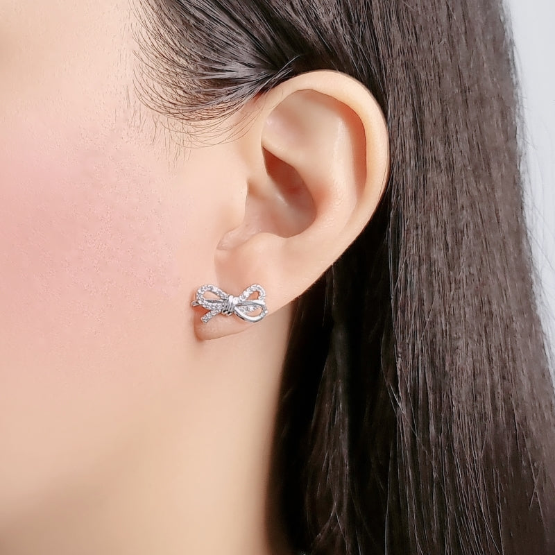 Ribbon Cubic Zirconia Earring.