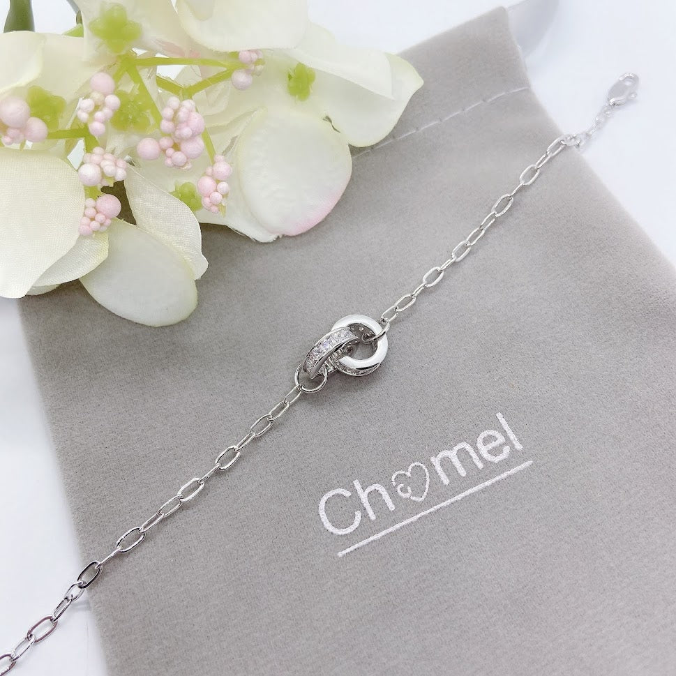 Interlocking Ring Bracelet.